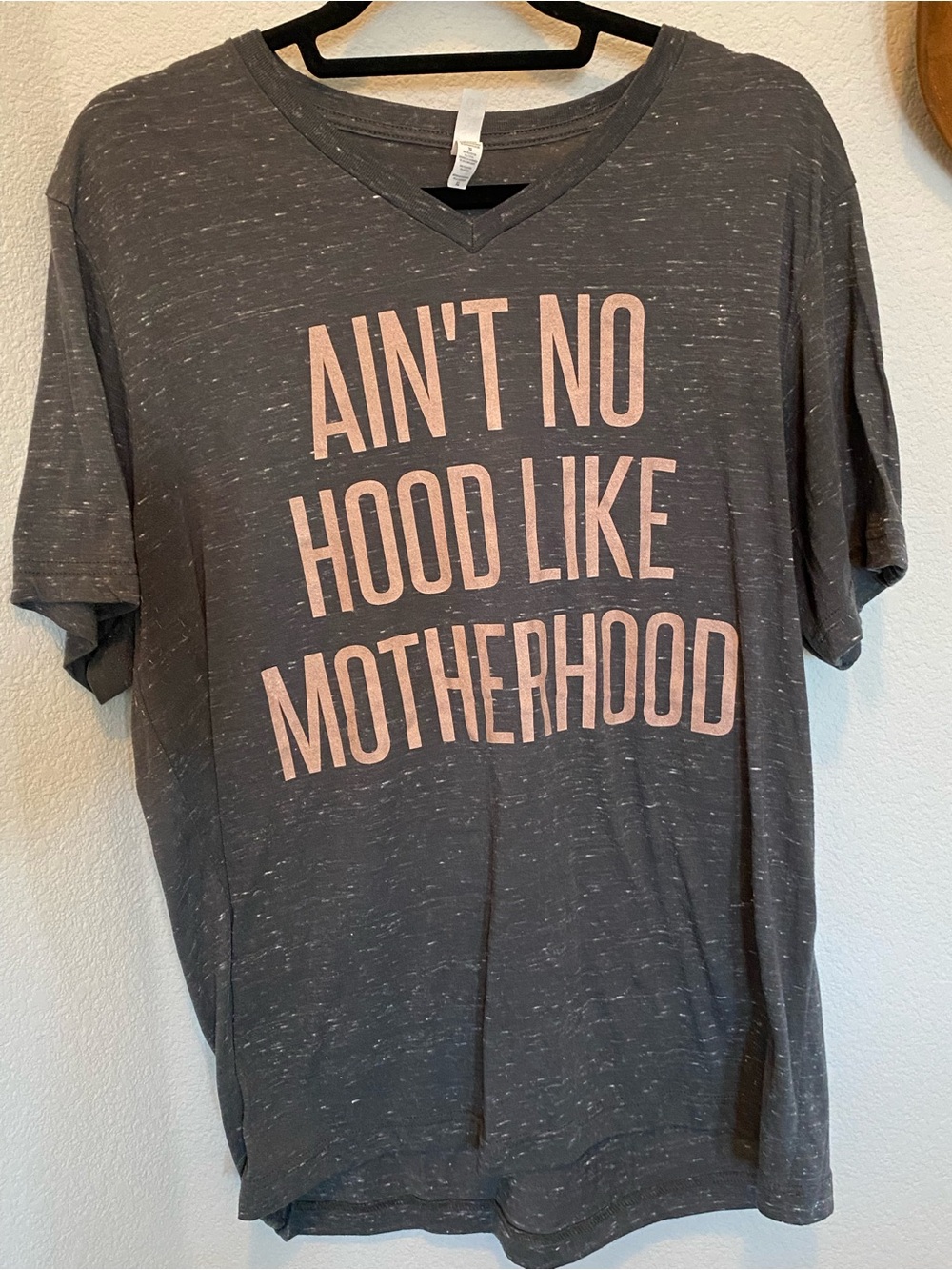 “Ain't No Hood Like Motherhood” Graphic Tee - Gray with rose gold Text
